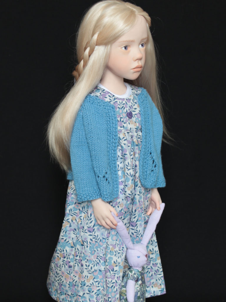 "Petite fille blonde avec un gilet bleu" Poupee de collection, poupée d'artiste, pièce unique, Laurence Ruet